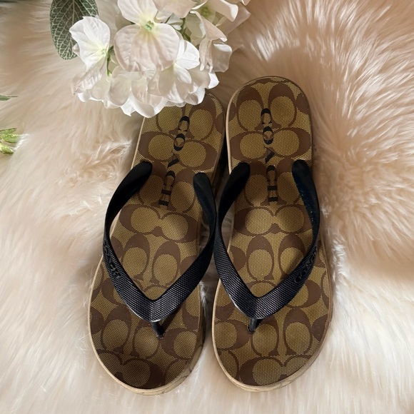 COACH Lynn Wedge Signature Flip Flop Sandal - Picture 3 of 11